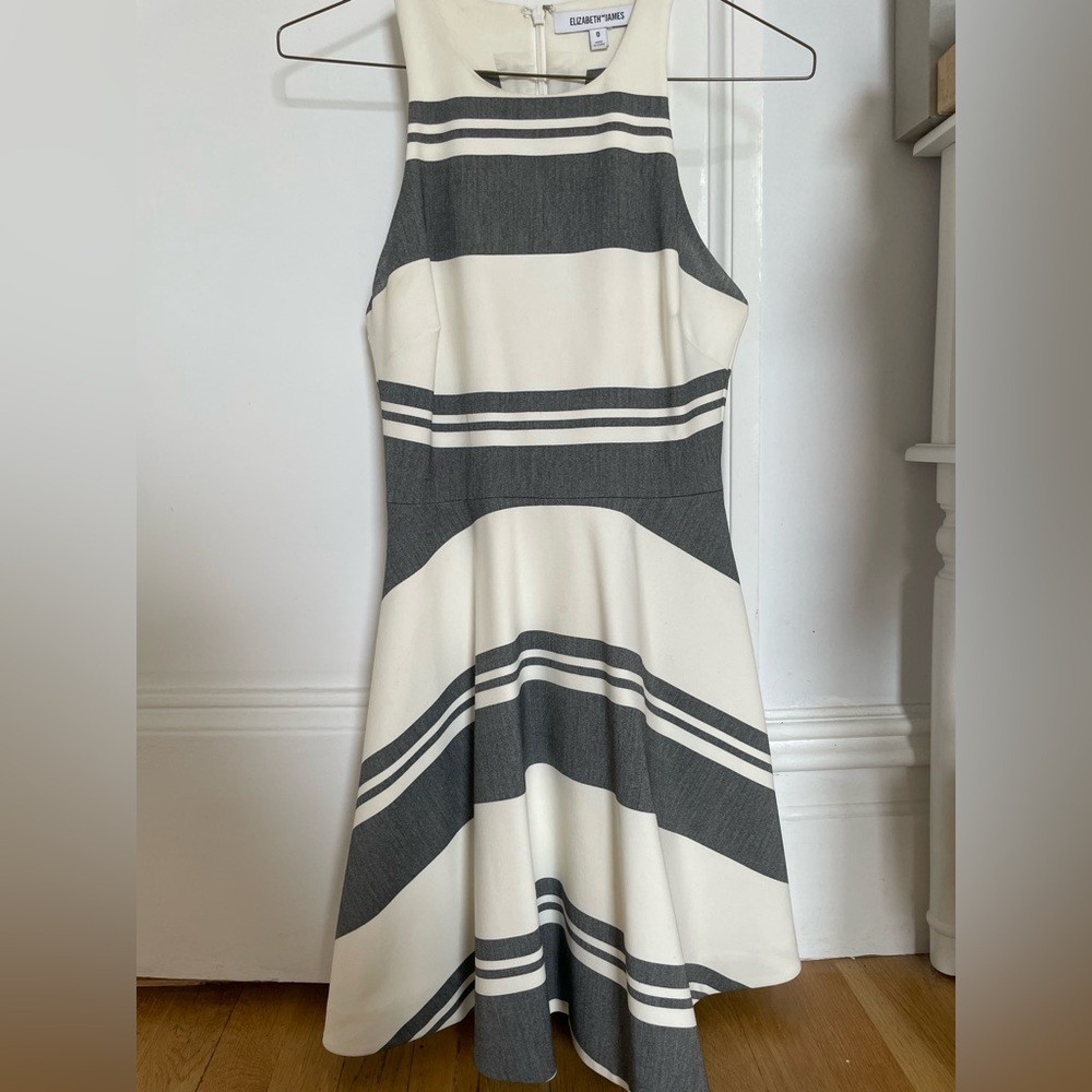 Elizabeth and James A-Line Dress in Grey/White, Size 0